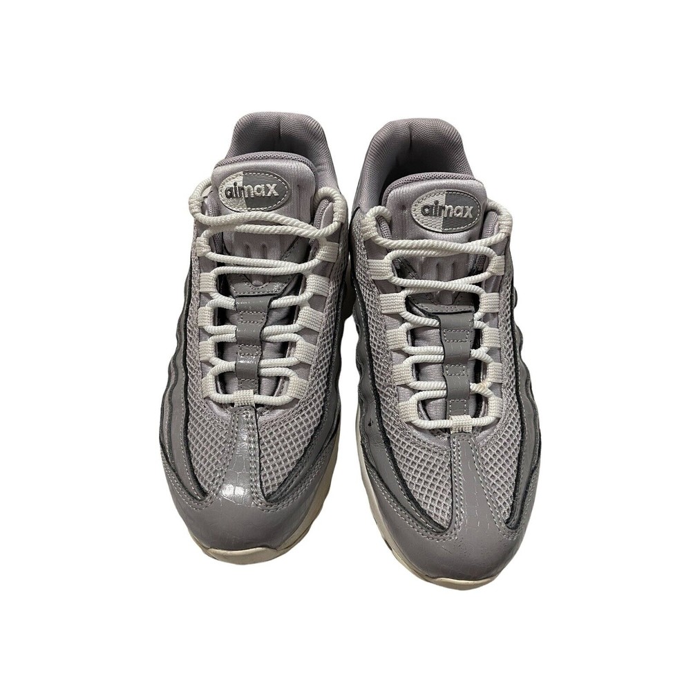 Nike Air Max  95 Wolf Gray Woman’s Sz 8.5 Comfort Tech Built Into This Sneaker.